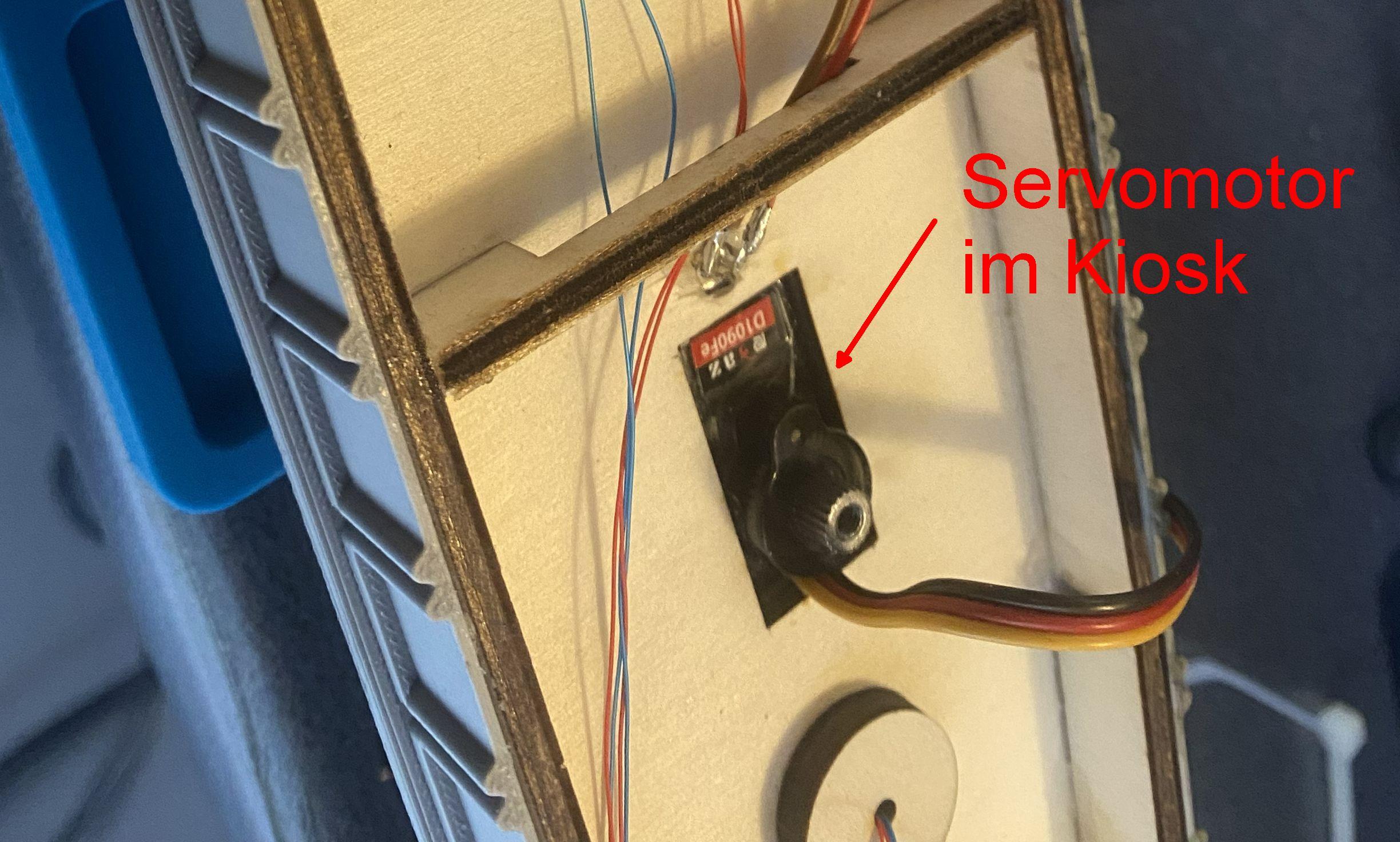 Kiosk mit Servo-Motor